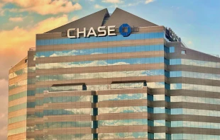 A Chase bank building in Wilmington, Delaware. Credit: Harrison Keely, CC BY 4.0, via Wikimedia Commons