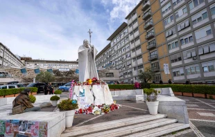 In his message on March 16, 2025, the Holy Father particularly thanked his medical team and all people who, through their dedicated work, shine the light of God’s infinite life in hospitals and places of care. Credit: Daniel Ibáñez/EWTN News