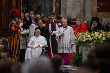 20250125 Pope Francis presides over vespers at the Basilica of St. Paul Outside the Walls, accompanied by masters of ceremonies, marking the conclusion of the Week of Prayer for Christian
