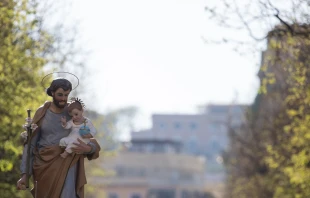 A St. Joseph’s procession winds through the streets of Rome and the surrounding neighborhood of the Parish of San Giuseppe al Trionfale in Rome on March 19, 2025. Credit: Daniel Ibáñez/CNA