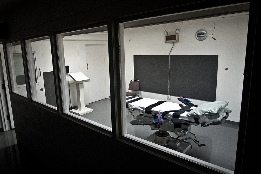 The lethal injection chamber at the Oklahoma State Penintentiary, May 7, 2010.?w=200&h=150
