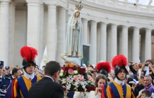 The original statue of Our Lady of Fátima during a previous jubilee year visit to the Vatican. Credit: Dicastery for Evangelization
