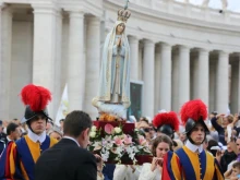 The original statue of Our Lady of Fátima during a previous jubilee year visit to the Vatican.