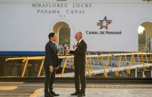 U.S. Secretary of State Marco Rubio (left) talks to Panama Canal Authority Administrator Ricaurte Vasquez during a tour at the Miraflores locks of the Panama Canal in Panama City on Feb. 2, 2025. Credit: MARK SCHIEFELBEIN/POOL/AFP via Getty Images