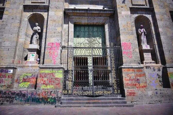 Cathedral Basilica of the Assumption of Most Holy Mary of Guadalajara after the International Women’s Day march on March 8, 2025.?w=200&h=150