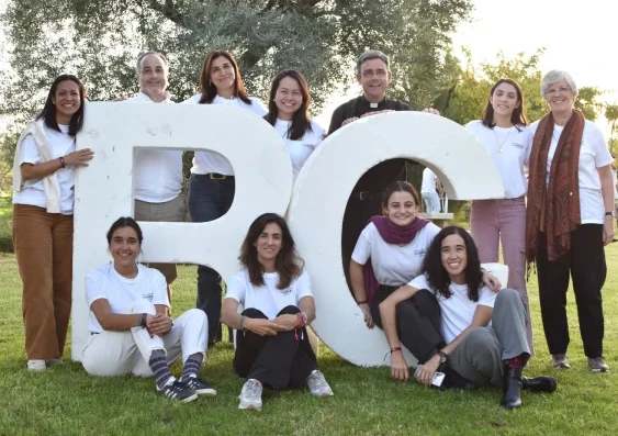 A group of members of Regnum Christi.?w=200&h=150