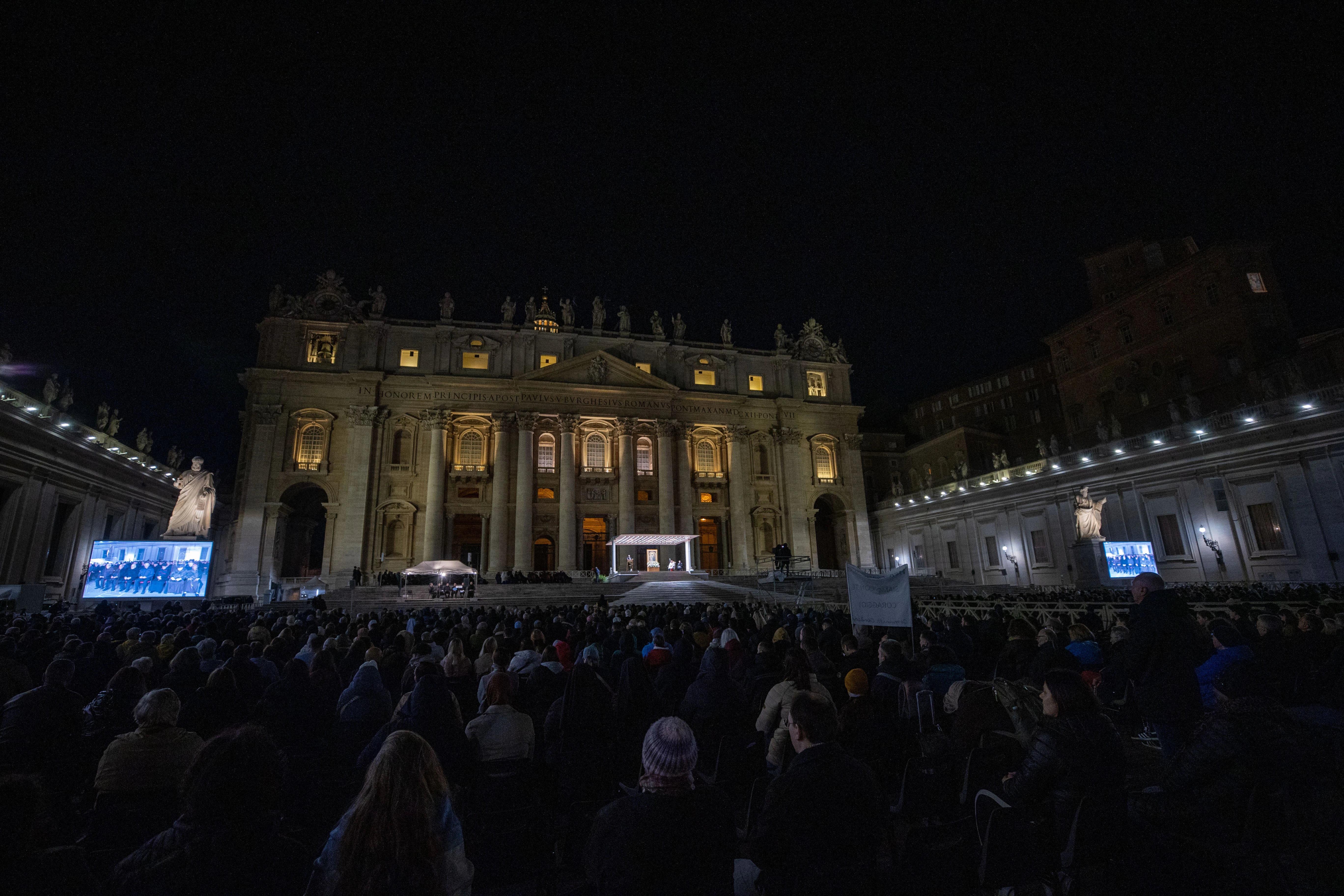 Crowds gather to pray the rosary for Pope Francis’ health on Feb. 27, 2025, in St. Peter’s Square at the Vatican. Credit: Daniel Ibañez/CNA