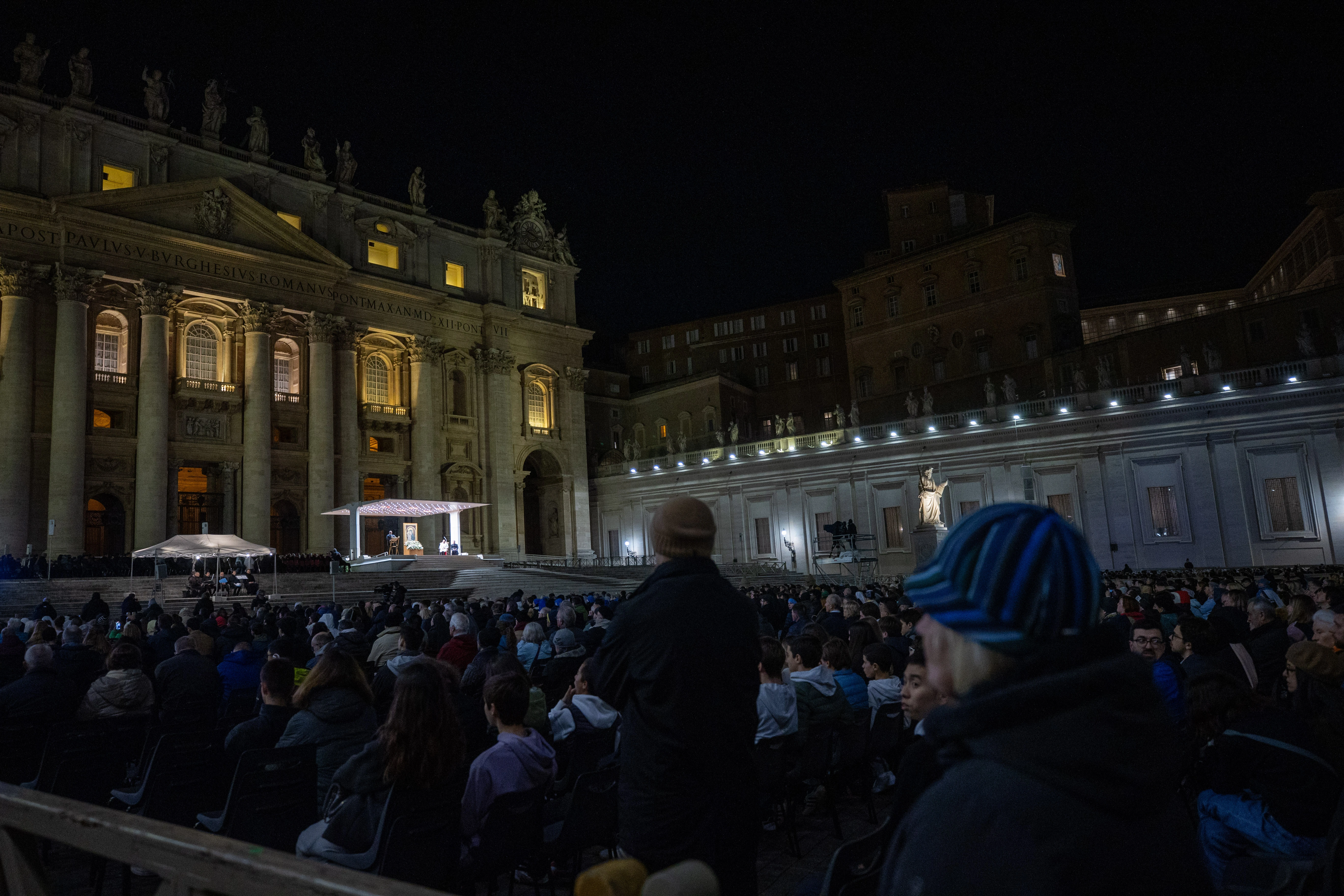Crowds gather to pray the rosary for Pope Francis’ health on Feb. 27, 2025, in St. Peter’s Square at the Vatican. Credit: Daniel Ibañez/CNA