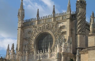 Window at the top of the south façade of the Cathedral in Seville, Spain,. Credit: o_andras/Creative Commons Attribution-Share Alike 4.0 International via Wikimedia Commons