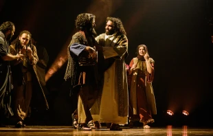 “The Thorn” is a live-action theatrical performance depicting Jesus’ life, death, and resurrection that features a cast of more than 40 performers, including aerialists, dancers, actors, and musicians, and combines choreography, music, and state-of-the-art visuals to create an experience that immerses the audience in the story of Jesus. Credit: The Thorn