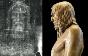 Negative photo of the frontal image of the man of the Shround of Turin (left), and a side view of the sculpture “The Sign,” which depicts the man of the shroud. Credit: Copyright 1978, Vernon Miller / Copyright Collection of Gilbert Lavoie